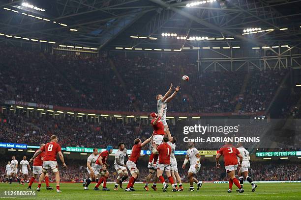 Eng Rugby Line Out 34,795 Rugby Lineout Stock Photos, High-Res Pictures, and Images ...