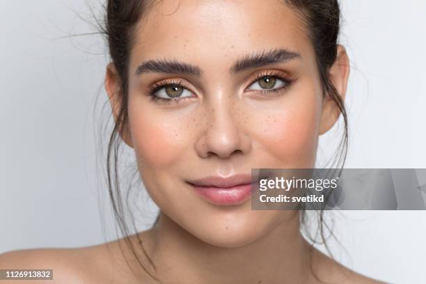 tiener schoonheid - beautiful female face stockfoto's en -beelden