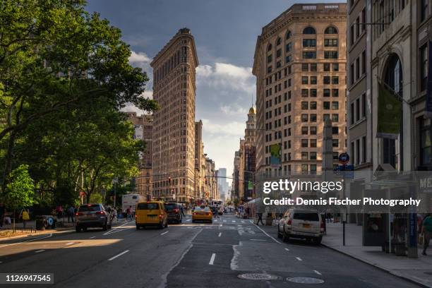 flatiron building new york city - flatiron building stockfoto's en -beelden