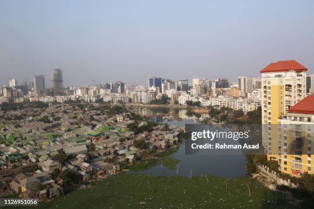 social discrimination in dhaka - daily life in dhaka stock-fotos und bilder