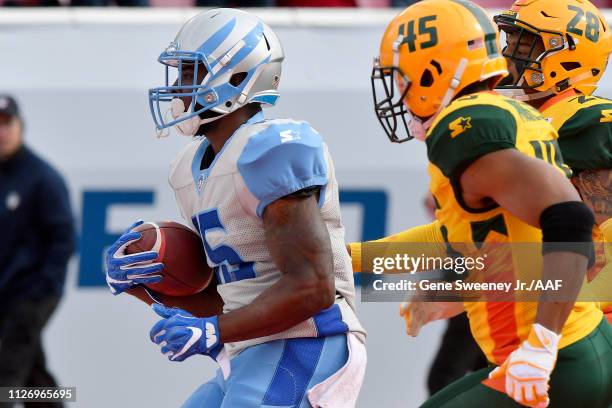 De'Mornay Pierson-El of Salt Lake Stallions scores against the Arizona Hotshots during their Alliance of American Football game at Rice Eccles...