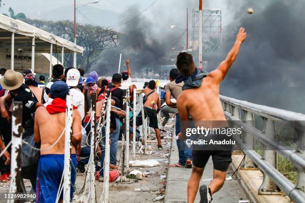 Civilians clash with the Bolivarian National Guard at the Simon Bolivar International Bridge, in North of Santander, Cucuta, Colombia, on February 23...