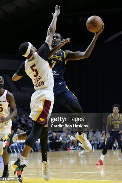 Omari Johnson of the Fort Wayne Mad Ants Muhammad-Ali Abdur-Rahkman of the Canton Charge on February 23, 2019 at Memorial Coliseum in Fort Wayne,...