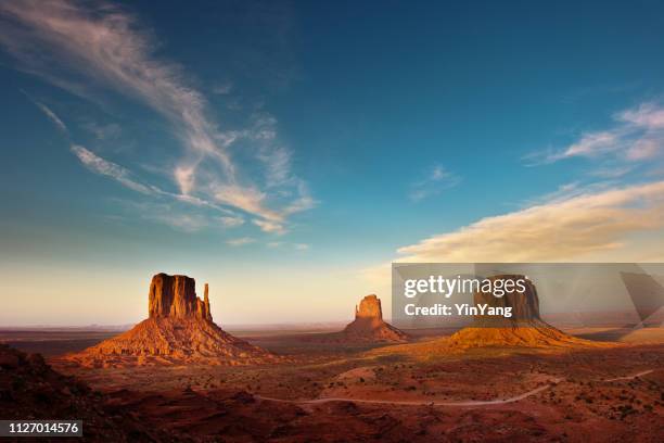 monument valley tribal park landscape at sunset - monument-valley-navajo-tribal-park stock pictures, royalty-free photos & images
