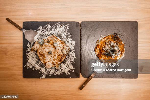 japanese okonomiyaki pancakes, tokyo - okonomiyaki 個照片及圖片檔