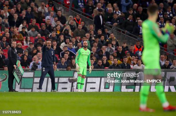 Chelsea manager Maurizio Sarri shouts for Chelsea goalkeeper Kepa Arrizabalaga to leave the pitch Chelsea v Manchester City - Carabao Cup Final -...