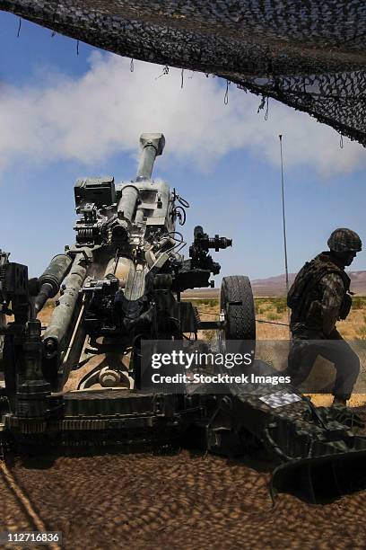 344 M777 Howitzer Stock Photos, High-Res Pictures, and Images - Getty ...