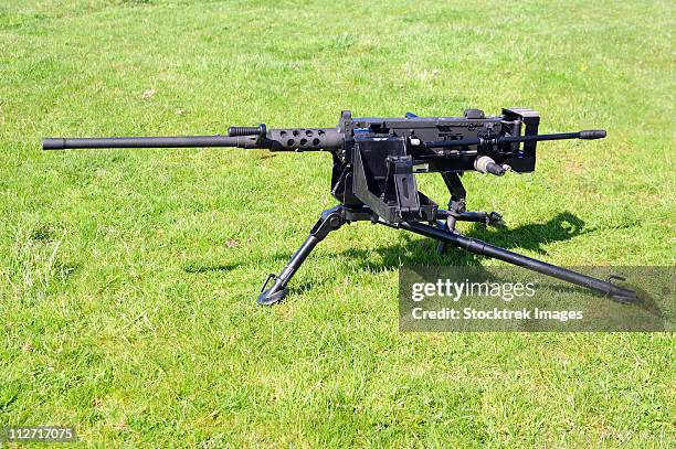 a browning m2 .50 caliber heavy machine gun. - machine gun stock pictures, royalty-free photos & images