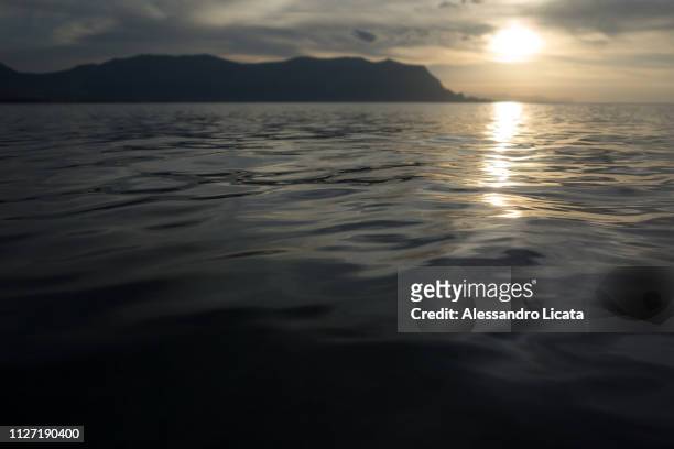 summer sea at sunset - clima tropicale stock pictures, royalty-free photos & images