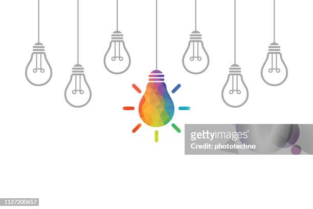 kreative ideenfindung mit glühbirne - glühbirne stock-grafiken, -clipart, -cartoons und -symbole