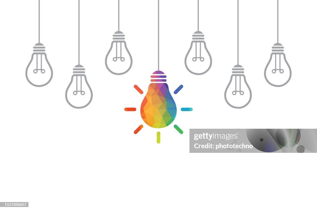 Concepts d’idée créative avec ampoule