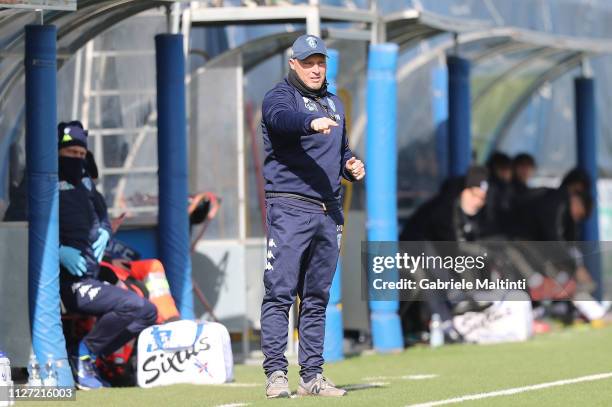 Rosario Pergolizzi manager of Empoli U17 gestures during the match between Empoli U17 and Juventus U17 on February 24, 2019 in Empoli, Italy.