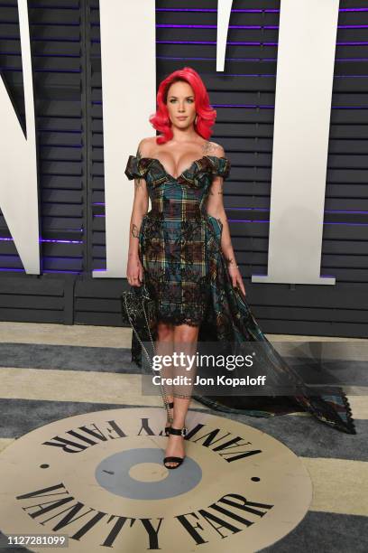 Halsey attends the 2019 Vanity Fair Oscar Party hosted by Radhika Jones at Wallis Annenberg Center for the Performing Arts on February 24, 2019 in...