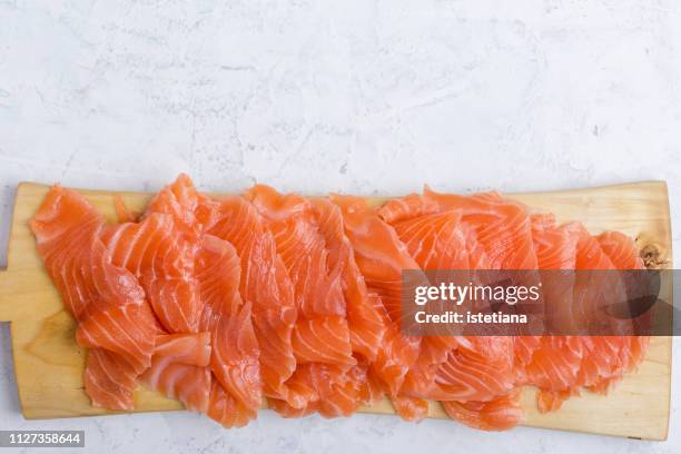 homemade smoked salmon - räucherlachs stock-fotos und bilder