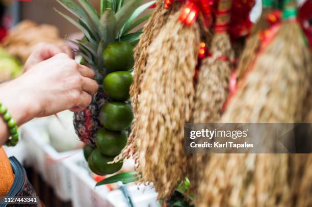 chinese new year festival in binondo, manila, philippines - filipinos celebrate chinese new year stock pictures, royalty-free photos & images