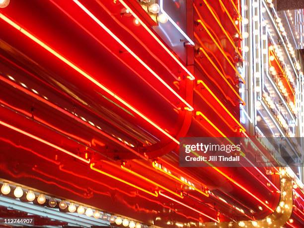 neon lights downtown las vegas - las vegas sign stockfoto's en -beelden