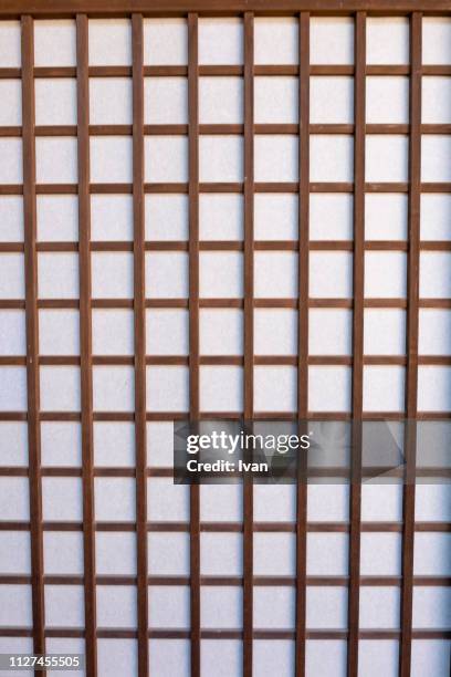 full frame of texture, shoji or paper door, japanese paper screen window, door - shoji fotografías e imágenes de stock