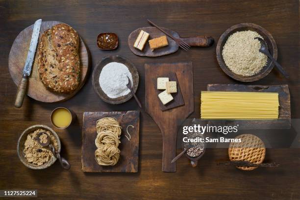 carbohydrates - koolhydraat voedsel stockfoto's en -beelden