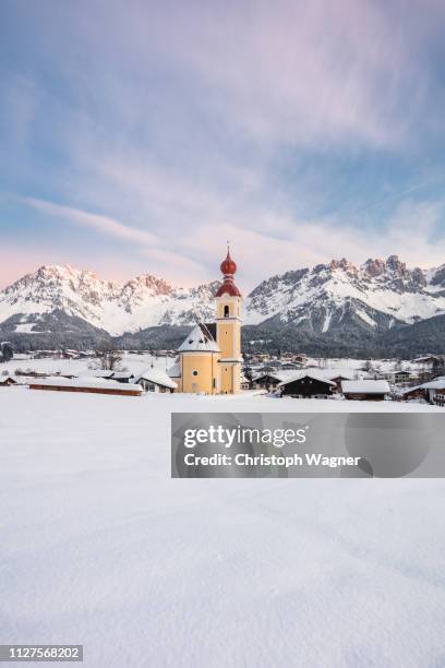 österreich tirol - wilder kaiser winter - lebensziel stock pictures, royalty-free photos & images