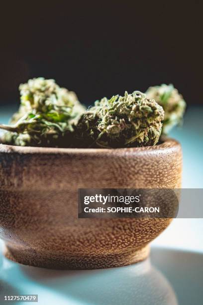 cannabis, marijuana - crimes et délits stockfoto's en -beelden