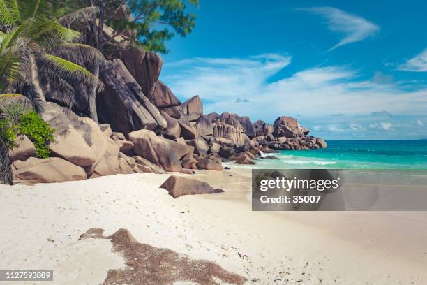 anse lazio, ilha de praslin, seychelles, ilhas mascarenhas, áfrica - ilha - fotografias e filmes do acervo