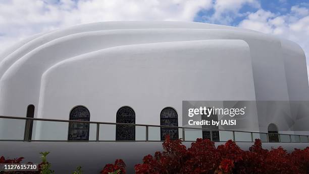 a side view of hechal yehuda synagogue, central tel aviv - synagogue - fotografias e filmes do acervo