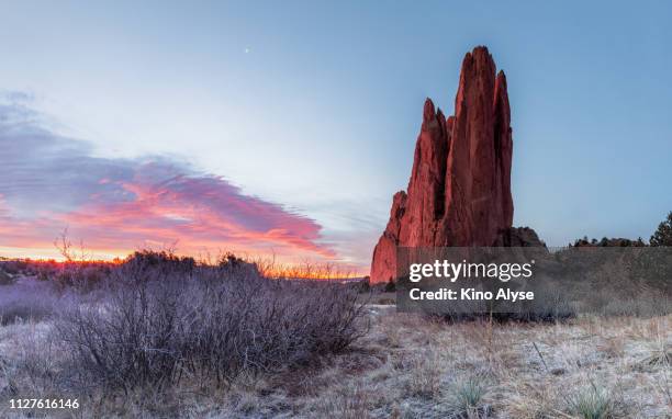 garden of the gods - front range mountain range fotografías e imágenes de stock