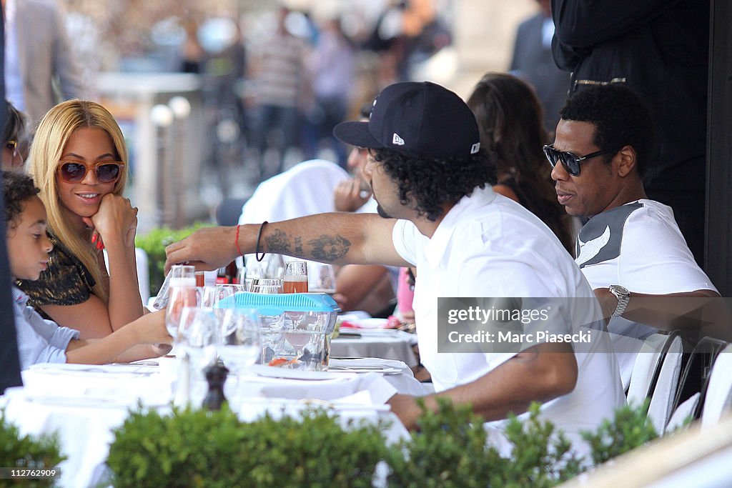 Beyonce And Jay-Z Sighting In Paris - April 20, 2011