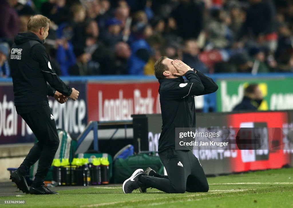 Huddersfield Town v Wolverhampton Wanderers - Premier League