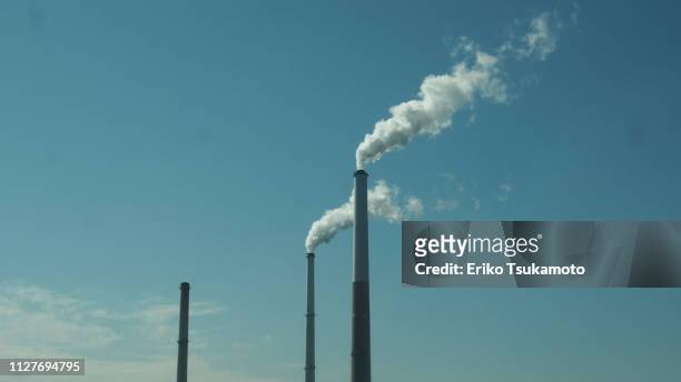 chimneys - 工業施設 個照片及圖片檔