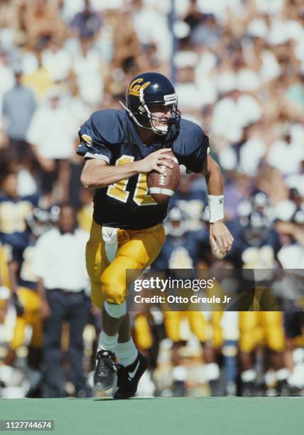 Dave Barr, Quarterback for the University of California, Berkeley Golden Bears runs the ball during the NCAA Western Athletic Conference college...