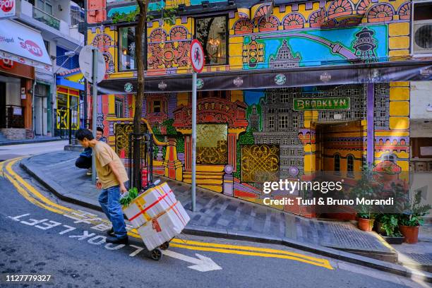 china, hong kong, hong kong island, soho in hollywood road, wall painting - mural stock pictures, royalty-free photos & images
