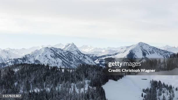 österreich tirol - wilder kaiser winter - lebensziel stock pictures, royalty-free photos & images