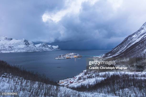 norway - senja - kreativität stock pictures, royalty-free photos & images