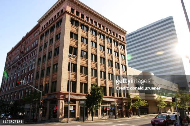 oud en nieuw in spokane, washington - spokane stockfoto's en -beelden