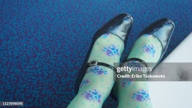 blue feet - 大人 stock pictures, royalty-free photos & images