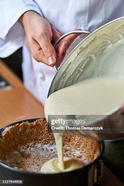 cake - selbstgemacht stock pictures, royalty-free photos & images