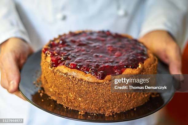 cake - himbeere stock pictures, royalty-free photos & images