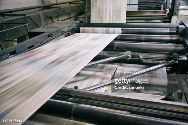 printing newspapers - newspaper stock pictures, royalty-free photos & images