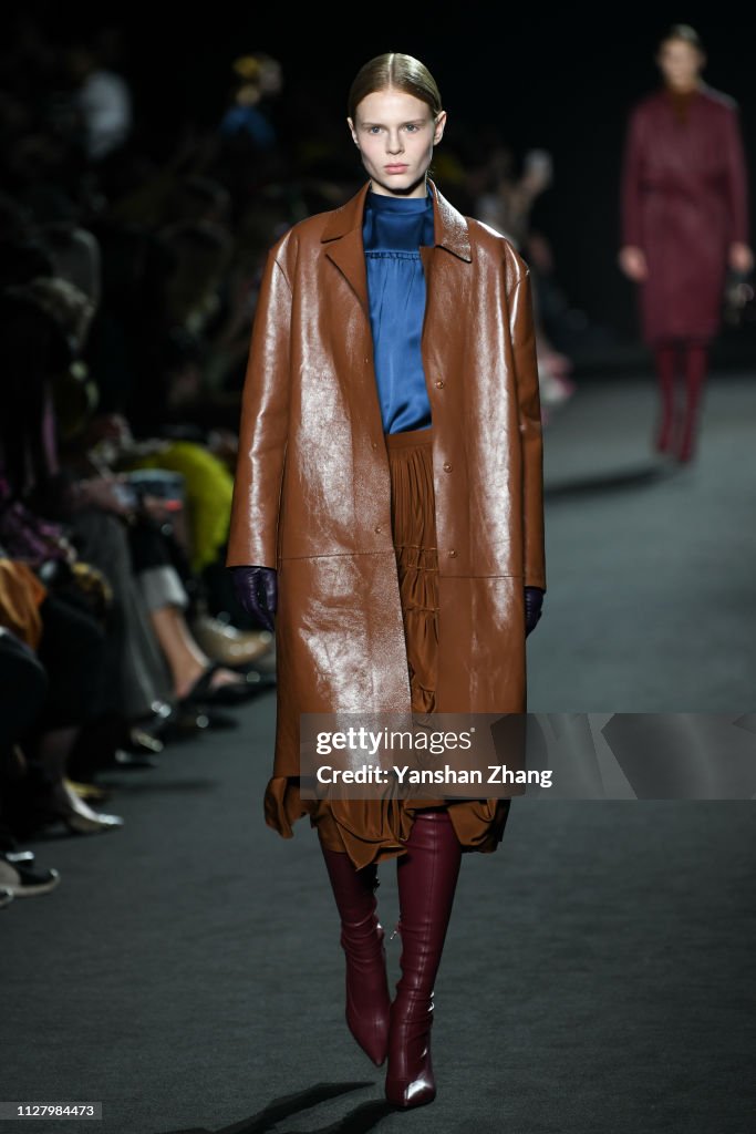 Rochas : Runway - Paris Fashion Week Womenswear Fall/Winter 2019/2020