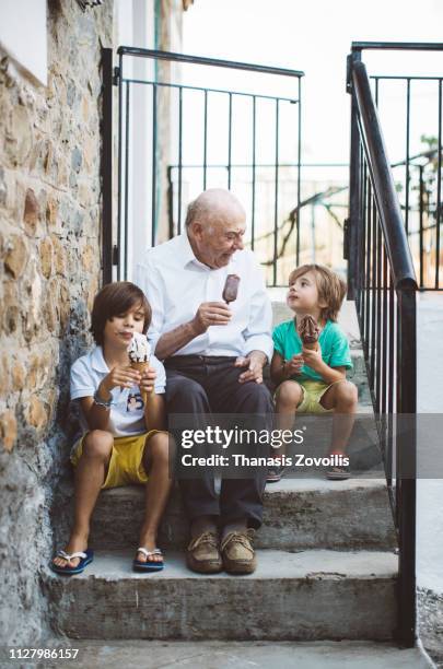 grandfather with his grandchildren - 9 steps stock pictures, royalty-free photos & images