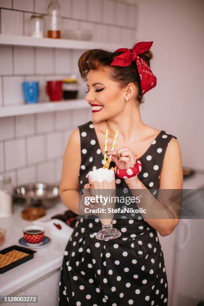 retro pin housewife in the kitchen - vintage pin up girl stock pictures, royalty-free photos & images