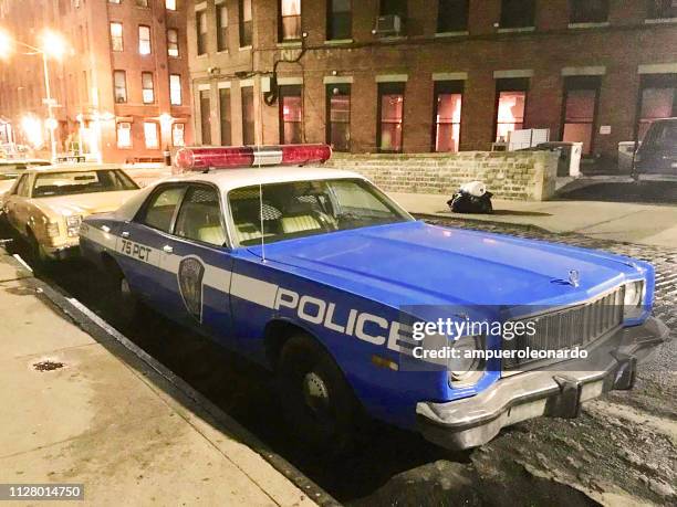 retro nyc police car - new york 70s stock pictures, royalty-free photos & images
