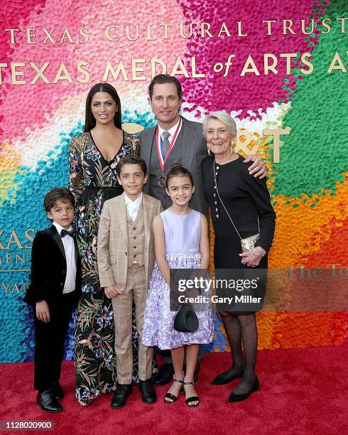 Livingston Alves McConaughey, Camila Alves, Levi Alves McConaughey, honoree Matthew McConaughey, Vida Alves McConaughey and Kay McConaughey attend...