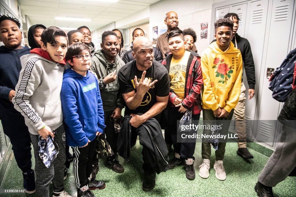 Hip Hop artist Darryl McDaniels visits Long Island school