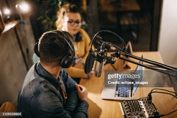 interview will be soon in the air - radio dj studio stock pictures, royalty-free photos & images