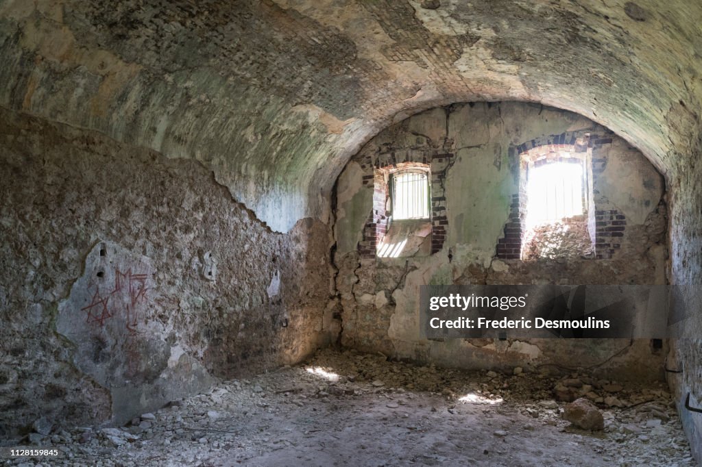 Ruine du bagne de l'Ile des Pins