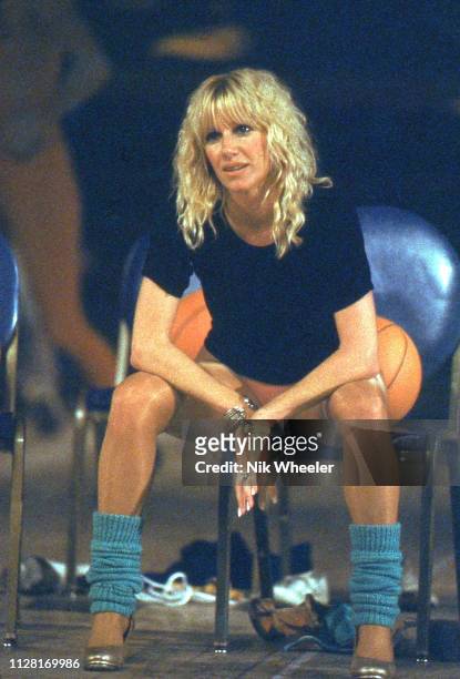 Actress and television star of sitcom "Three's Company" Suzanne Somers in a fitness class in Los Angeles California in 1980.