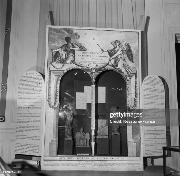 Une allégorie de la déclaration des Droits de l'Homme de 1789 présentée à l'exposition aux Archives nationales, à Paris, France, le 14 novembre 1968.