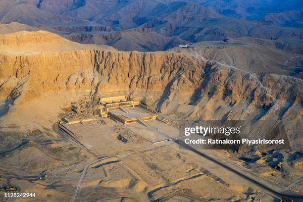 sunrise scene of aerial view from balloon of queen hatshepsut's palace, luxor, egypt - temples of karnak stock pictures, royalty-free photos & images
